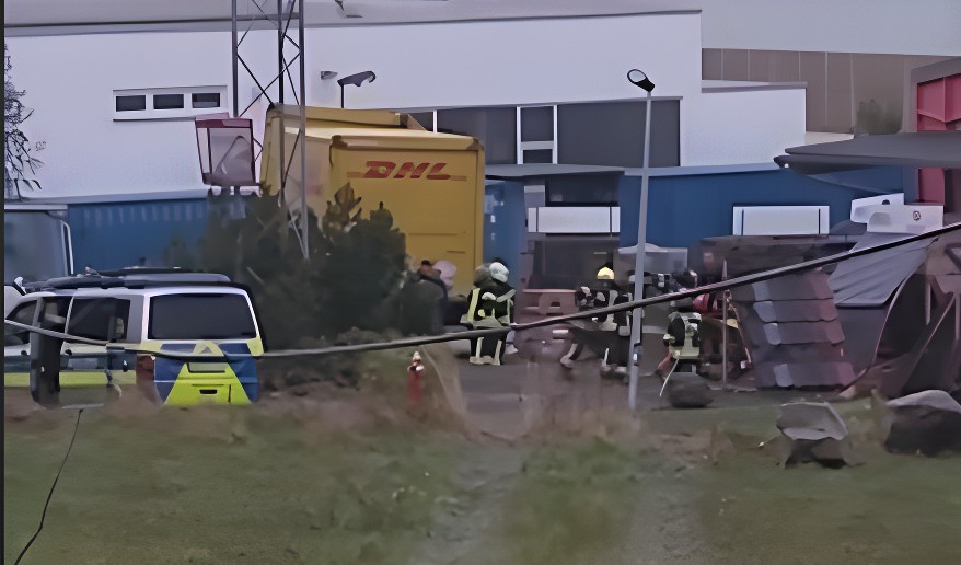 LKW Unfall Baumarkt in Heinsdorfergrund